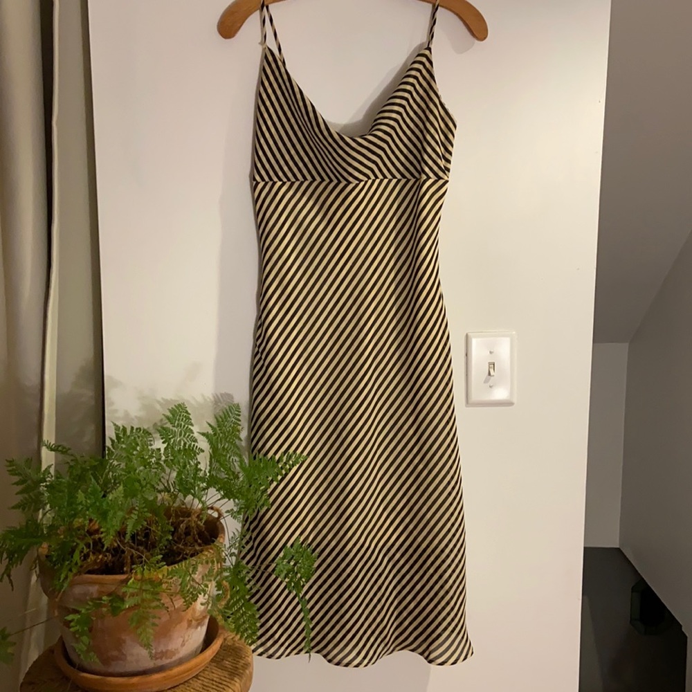 Black and ivory polyester dress